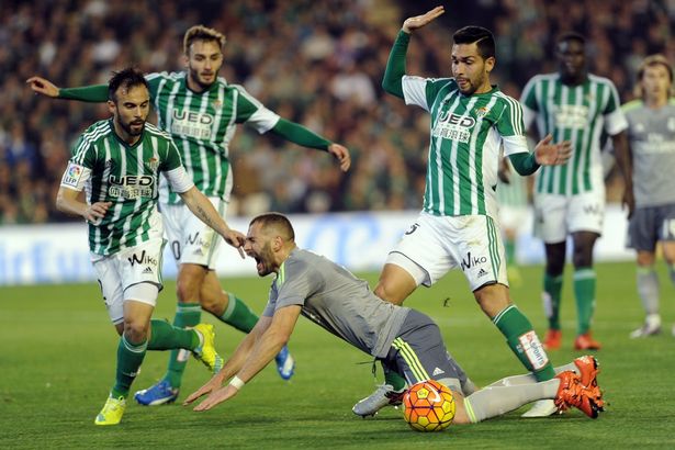 Real-Betis-vs-Real-Madrid-Chuyen-di-bao-tap-01h45-ngay-16-10-san-Benito-Villamarin (1)