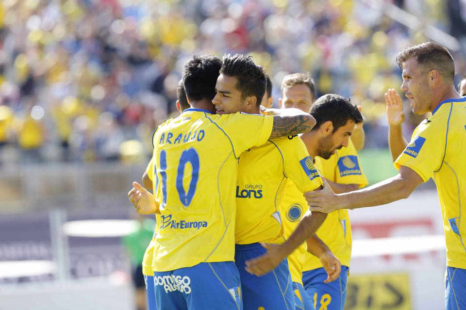 las-palmas-vs-espanyol-01h45-ngay-15-10-1