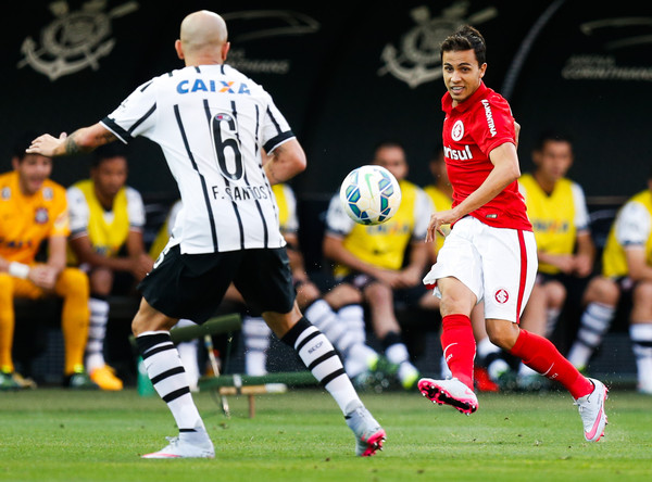 Corinthians-vs-Internacional-05h00-ngay-22-11